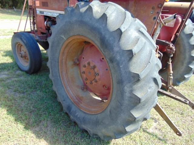 Image of International Harvester 484 equipment image 3