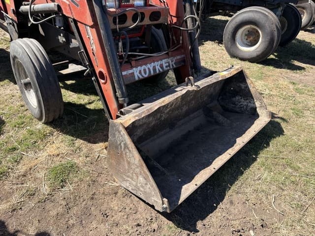 Image of Case IH 585 equipment image 1