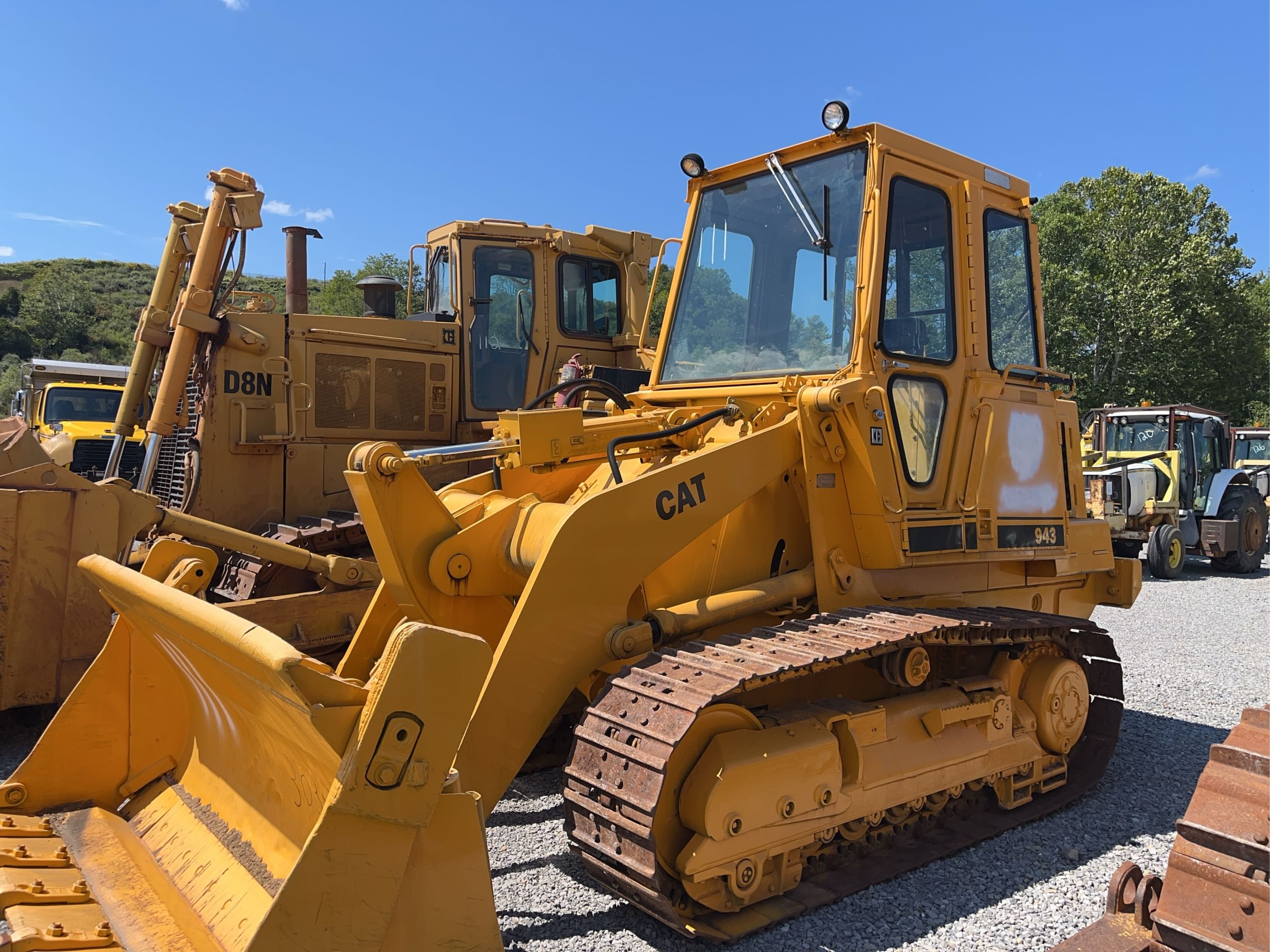 Main image Caterpillar 943