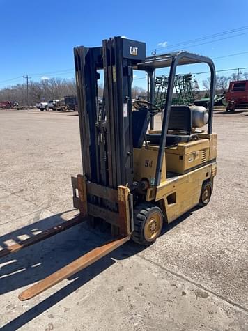 Main image Caterpillar T50D