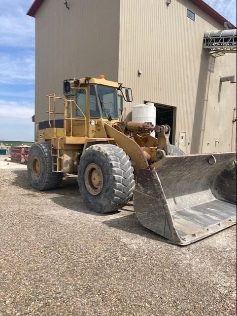 Image of Caterpillar 966D equipment image 2
