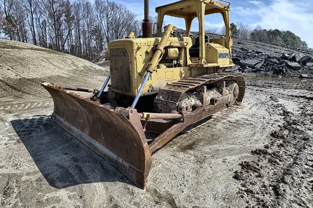 Image of Caterpillar D6D equipment image 4