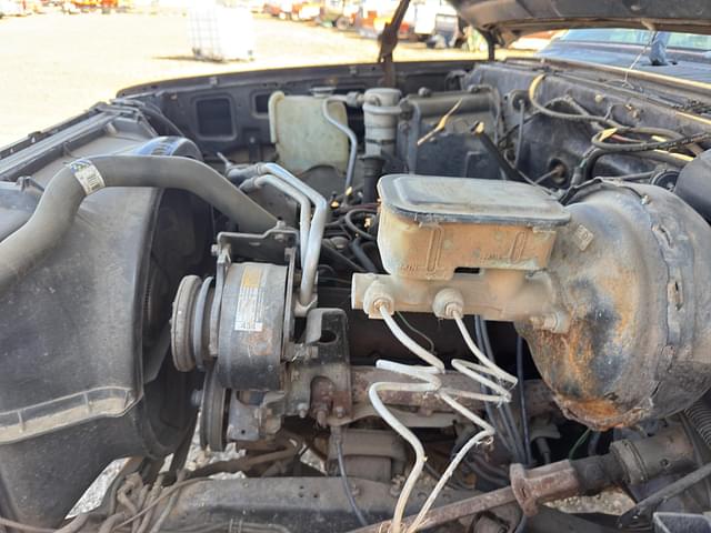 Image of Chevrolet Silverado equipment image 4