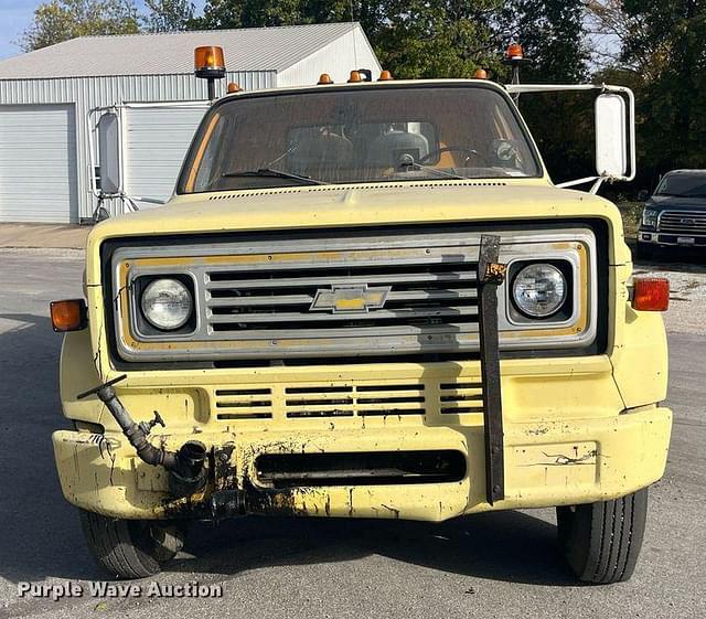 Image of Chevrolet 70 equipment image 1