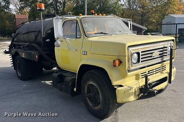 Image of Chevrolet 70 equipment image 2