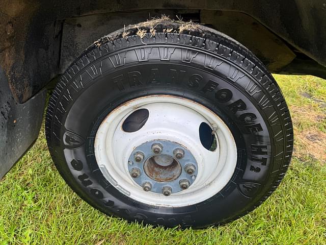 Image of Chevrolet C30 equipment image 4