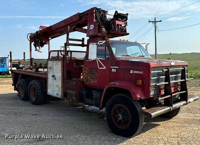 Image of Chevrolet Kodiak equipment image 2