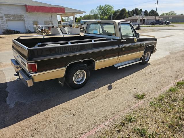 Image of Chevrolet C10 equipment image 3