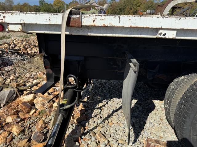 Image of Chevrolet 60 equipment image 3