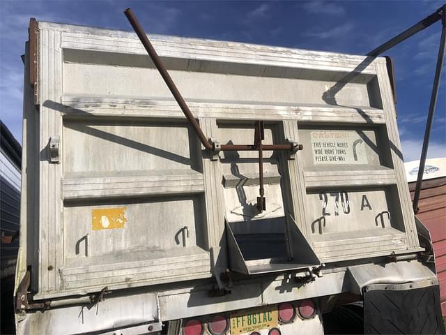 Image of Custom Built Dump Trailer equipment image 4