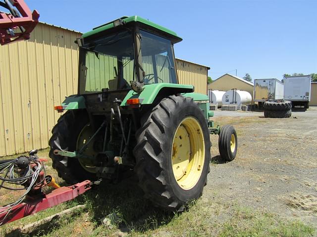 Image of John Deere 3040 equipment image 4