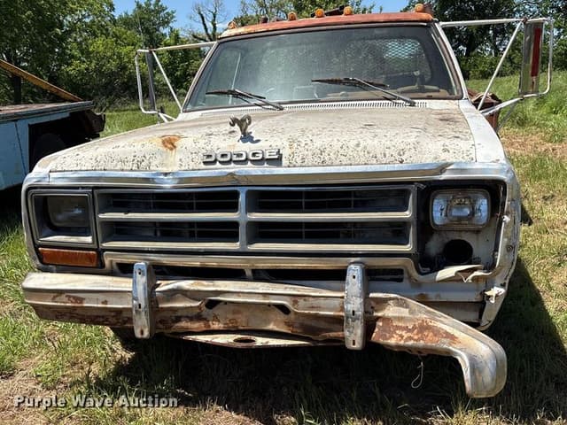 Image of Dodge D350 equipment image 1