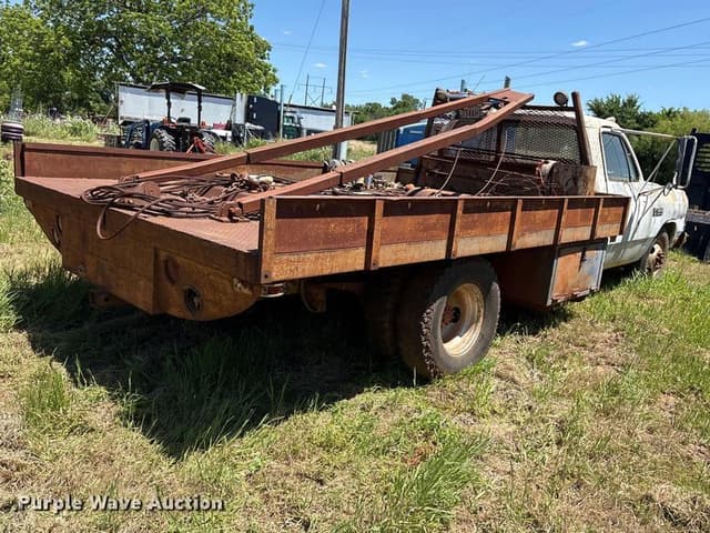 Image of Dodge D350 equipment image 4