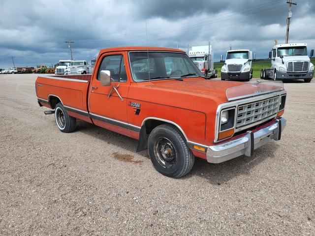 Image of Dodge Ram 150 equipment image 1
