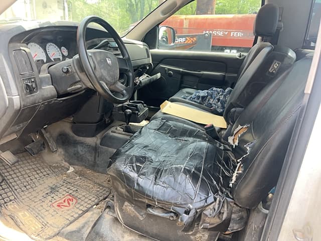 Image of Dodge Ram 1500 equipment image 4