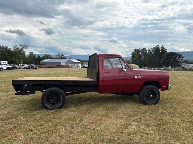 Image of Dodge W150 equipment image 4