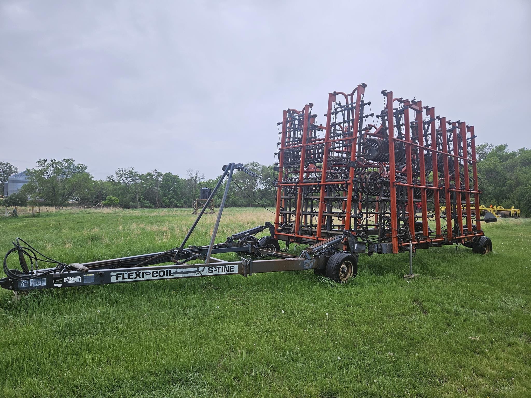 1985 Flexi-Coil S-tine Equipment Image0