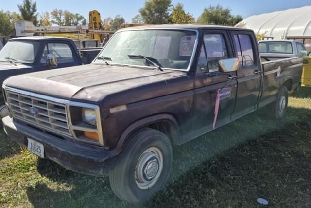 Image of Ford F-350 equipment image 1