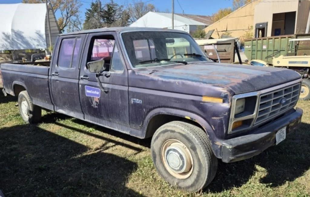 Image of Ford F-350 Primary image