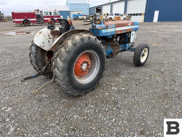 Image of Ford 4610 equipment image 4