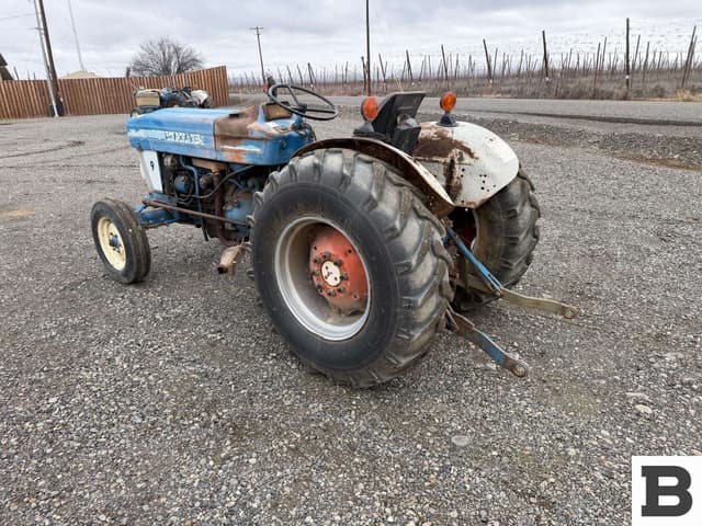 Image of Ford 4610 equipment image 2