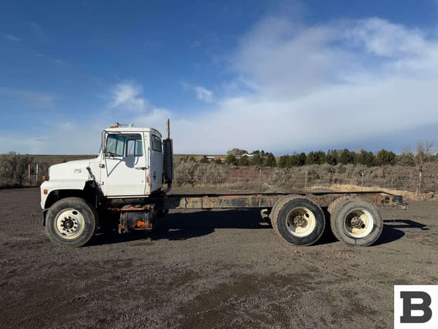 Image of Ford F-8000 equipment image 1