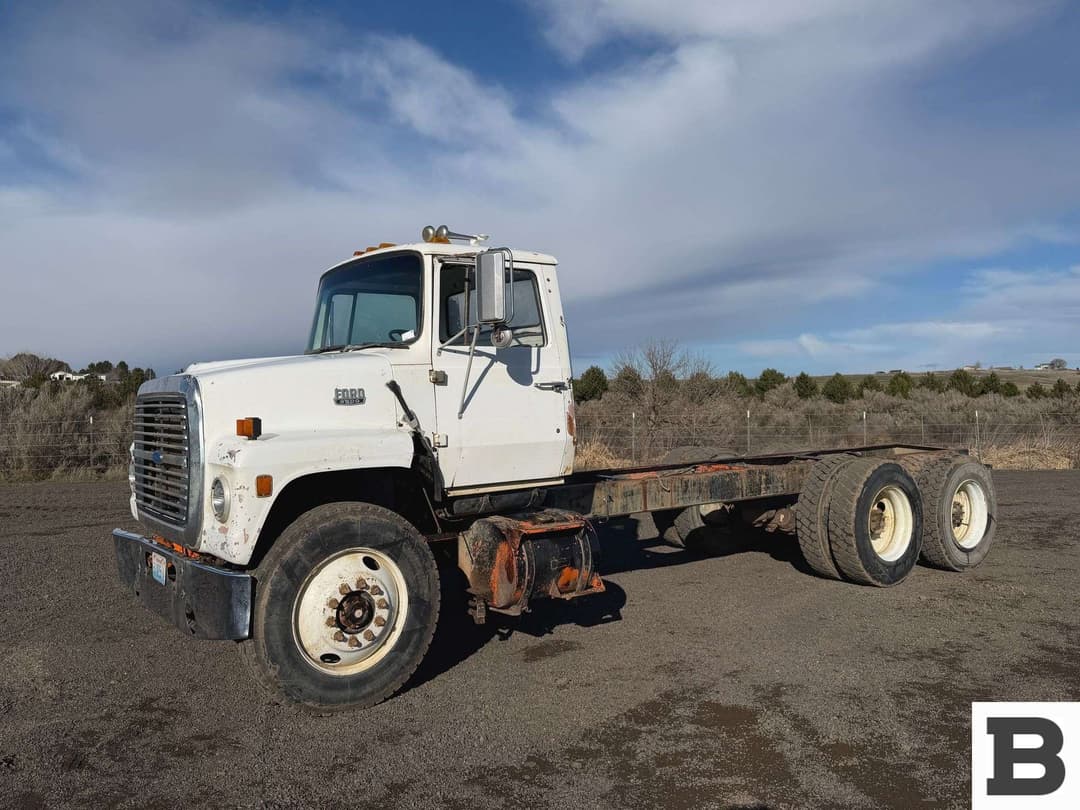 Image of Ford F-8000 Primary image