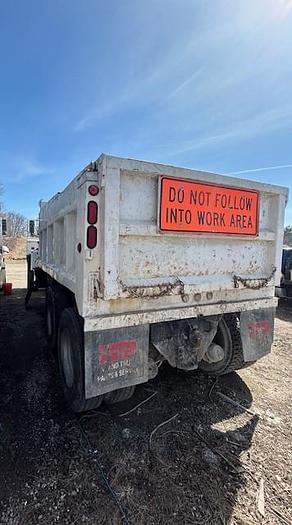Image of Ford 8000 equipment image 4