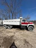 1985 Ford 8000 Image