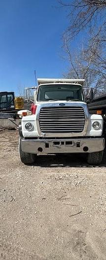 Image of Ford 8000 equipment image 1