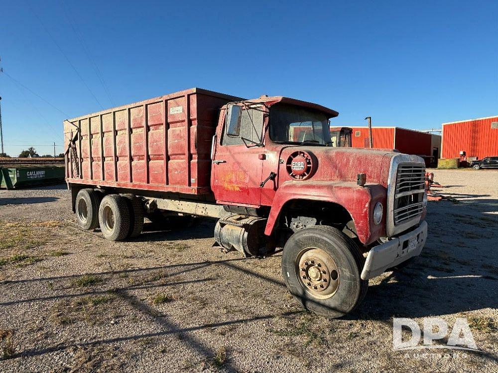 Image of Ford 8000 Primary image