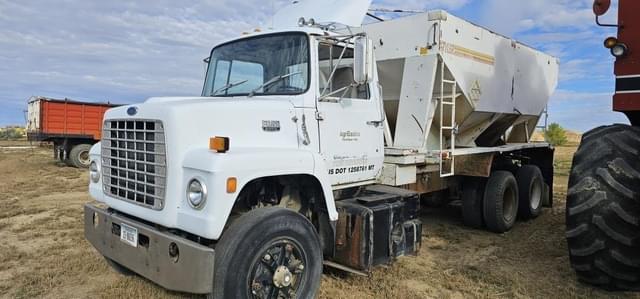 Image of Ford F-9000 equipment image 1
