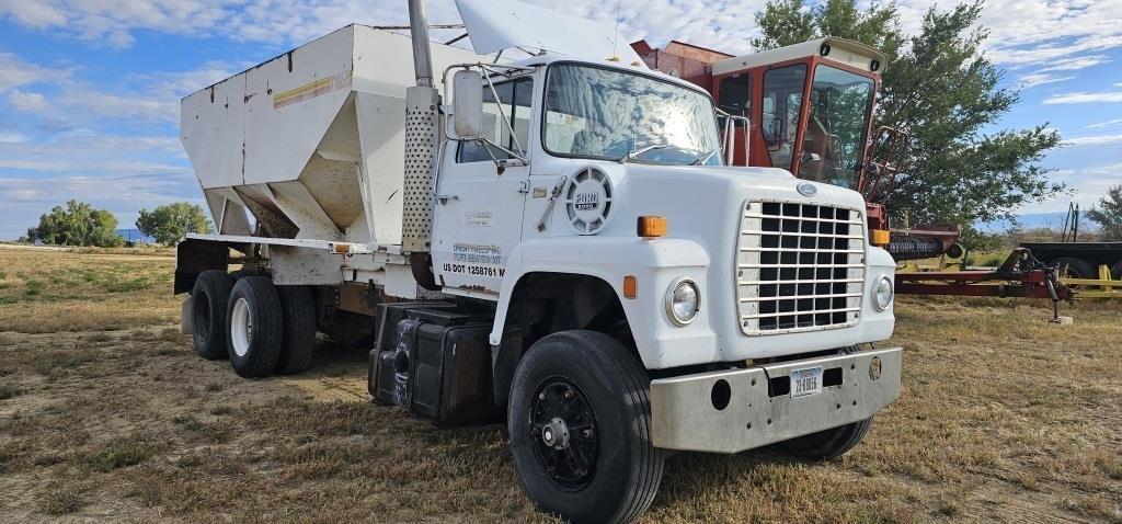 Image of Ford F-9000 Primary image