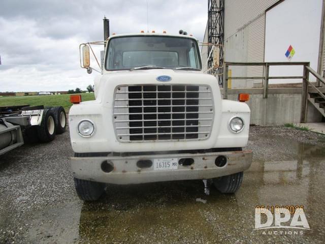 Image of Ford 9000 equipment image 1