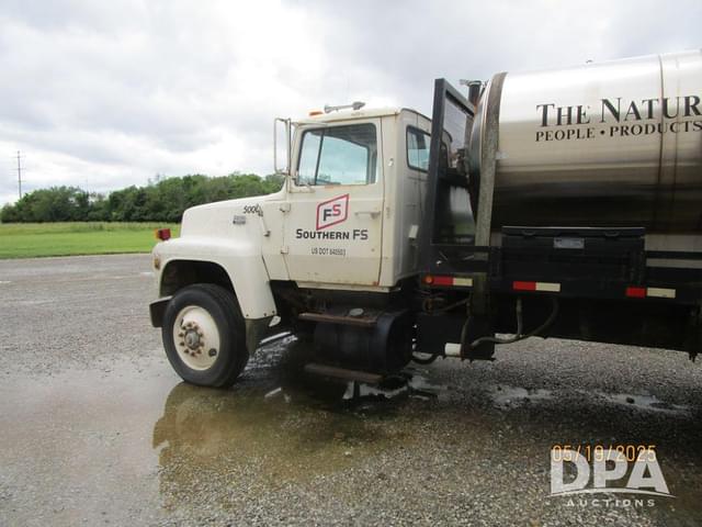 Image of Ford 9000 equipment image 3