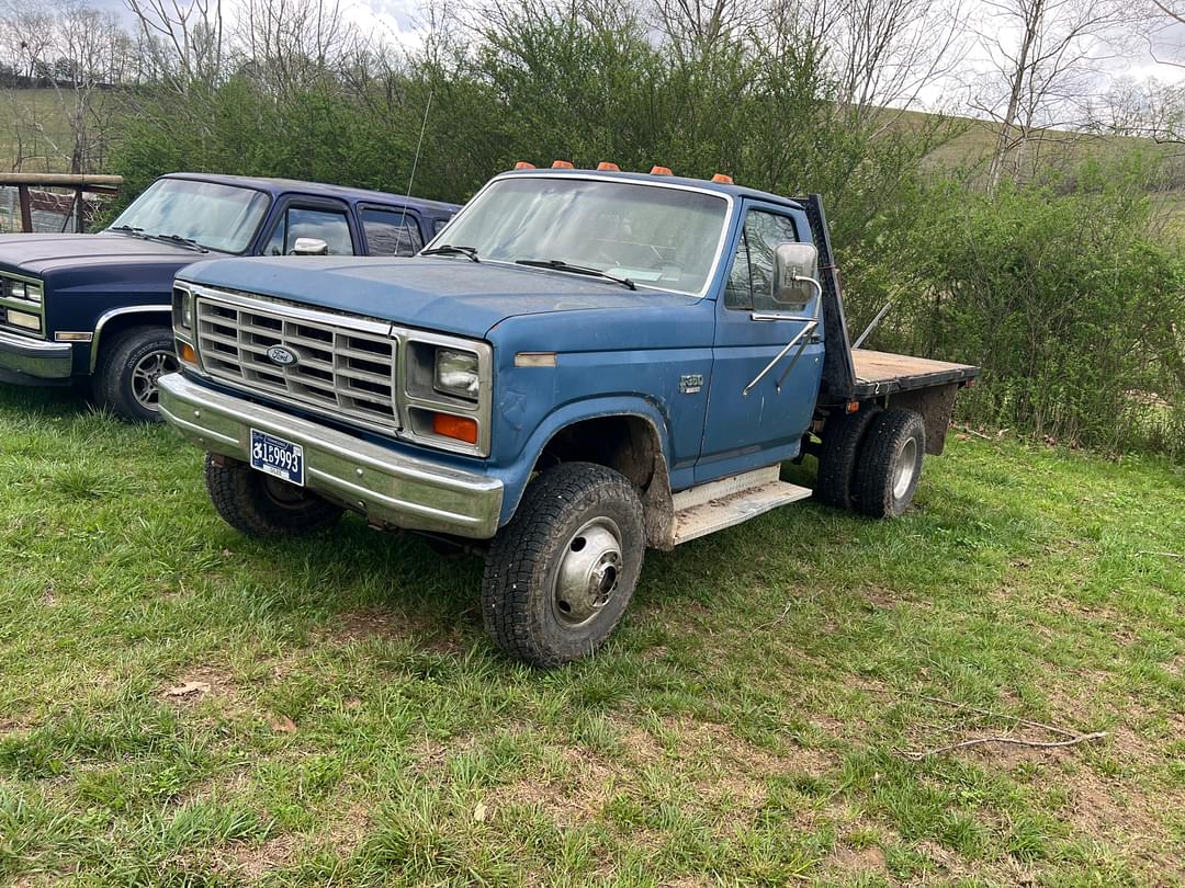 Image of Ford F-350 Primary image