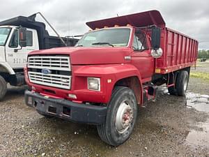 1985 Ford F-700 Image