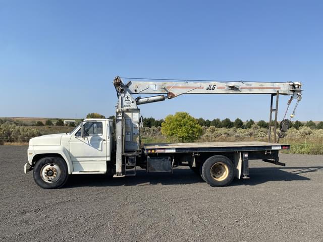 Image of Ford F-800 equipment image 1