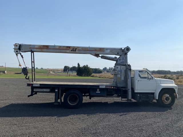 Image of Ford F-800 equipment image 4