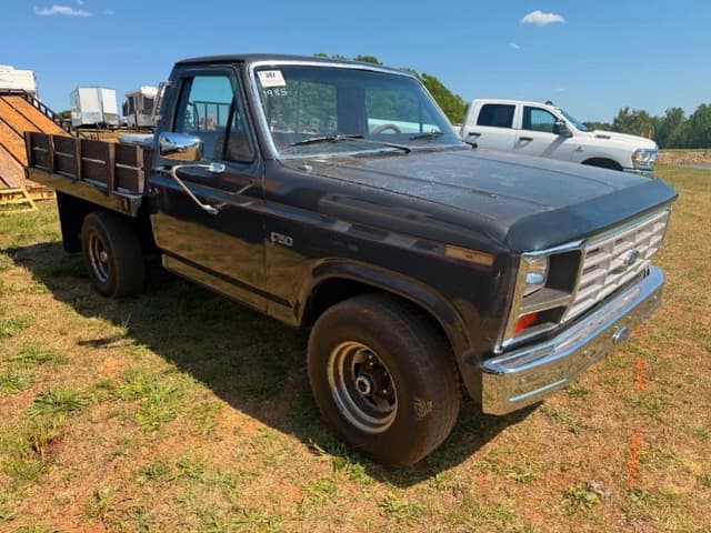 Image of Ford F-150 equipment image 1