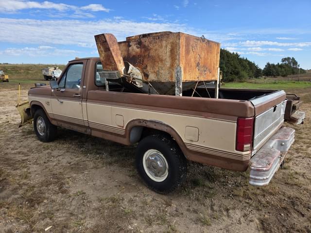 Image of Ford F-250 equipment image 4