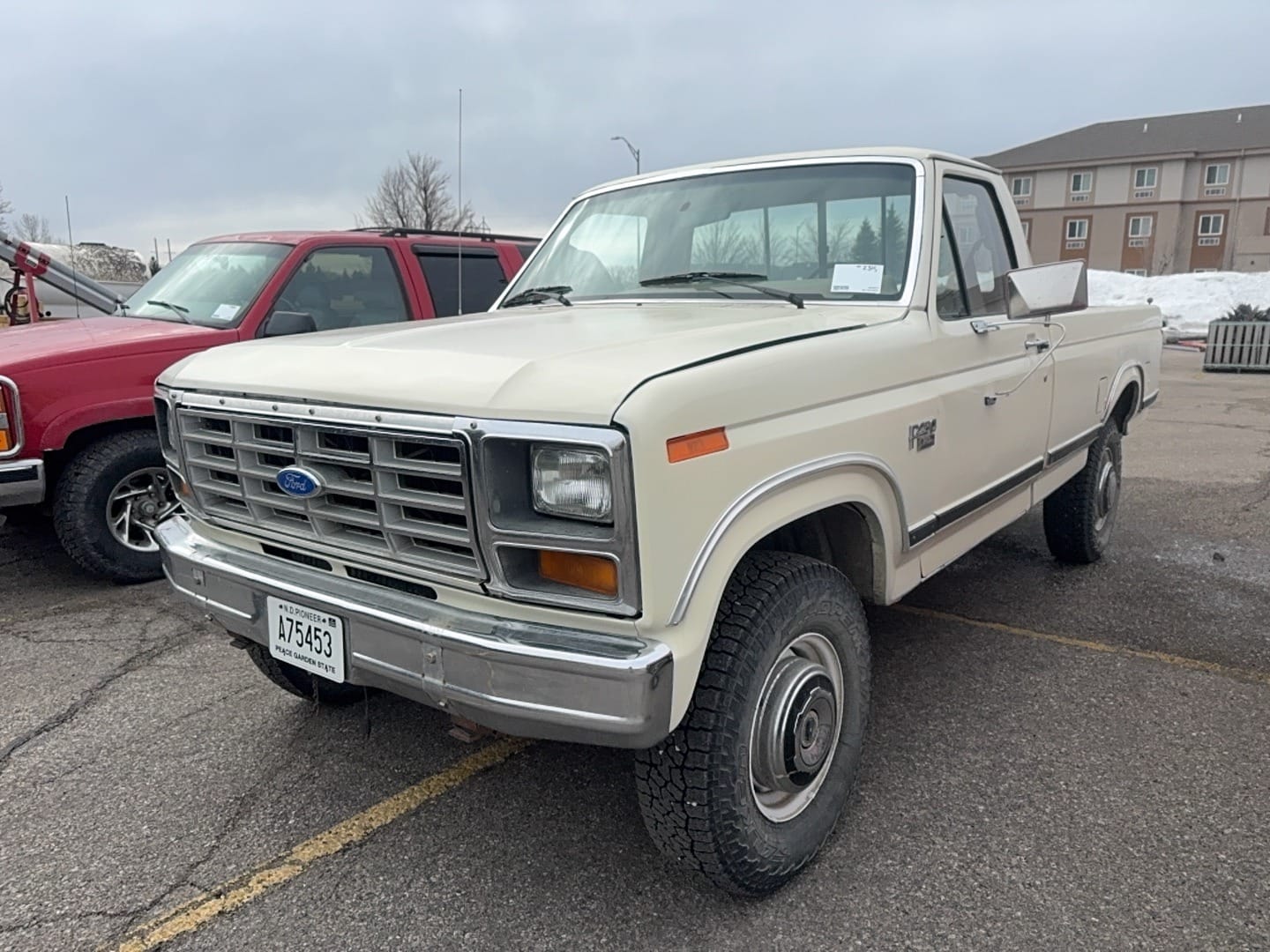 1985 Ford F-250 Equipment Image0