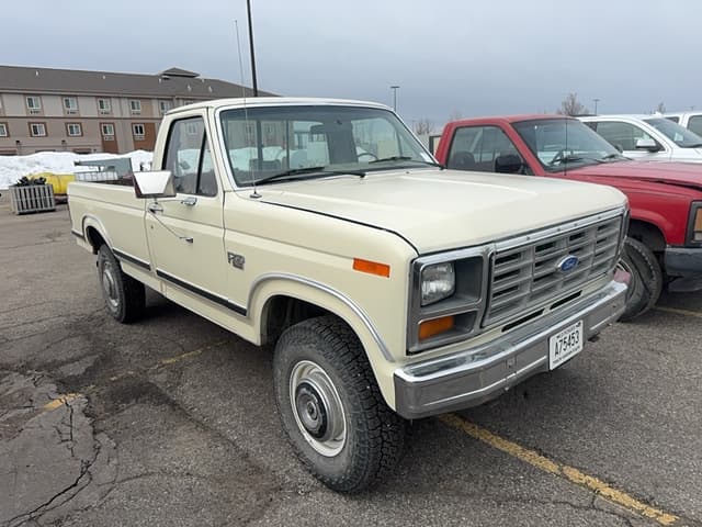 Image of Ford F-250 equipment image 2