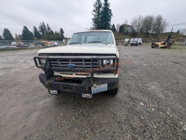 Image of Ford F-350 equipment image 2