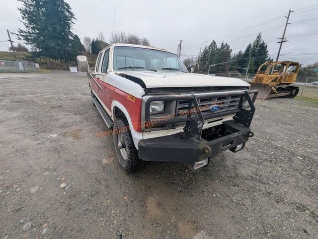 Image of Ford F-350 equipment image 4