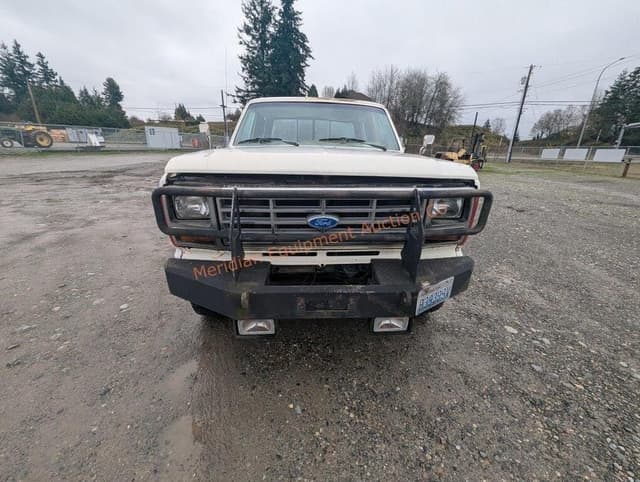 Image of Ford F-350 equipment image 3