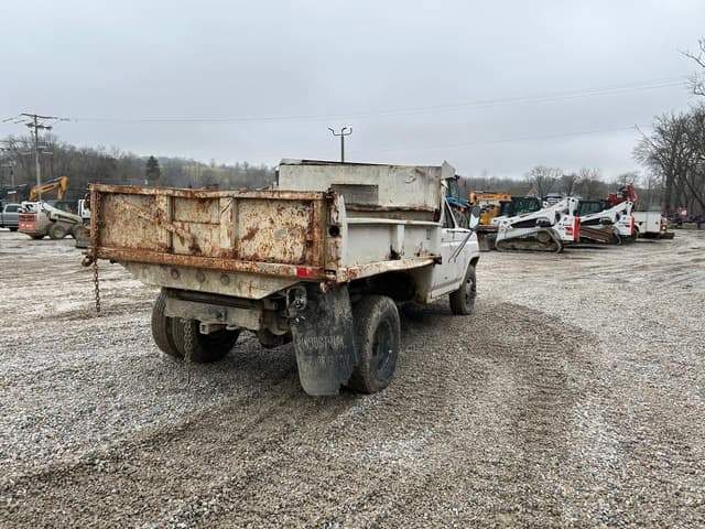 Image of Ford F-350 equipment image 3