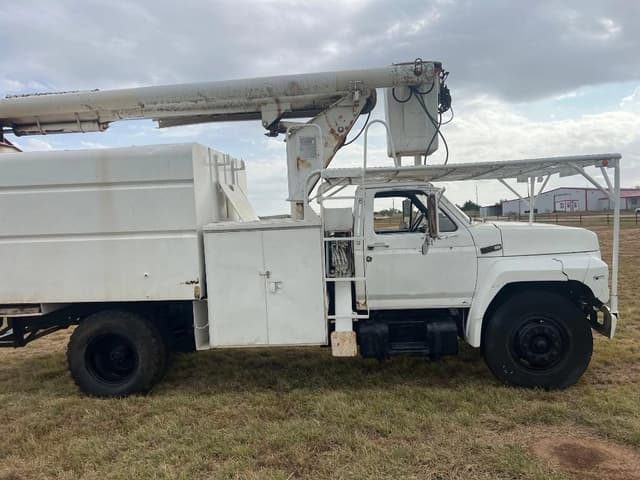 Image of Ford F700 equipment image 2