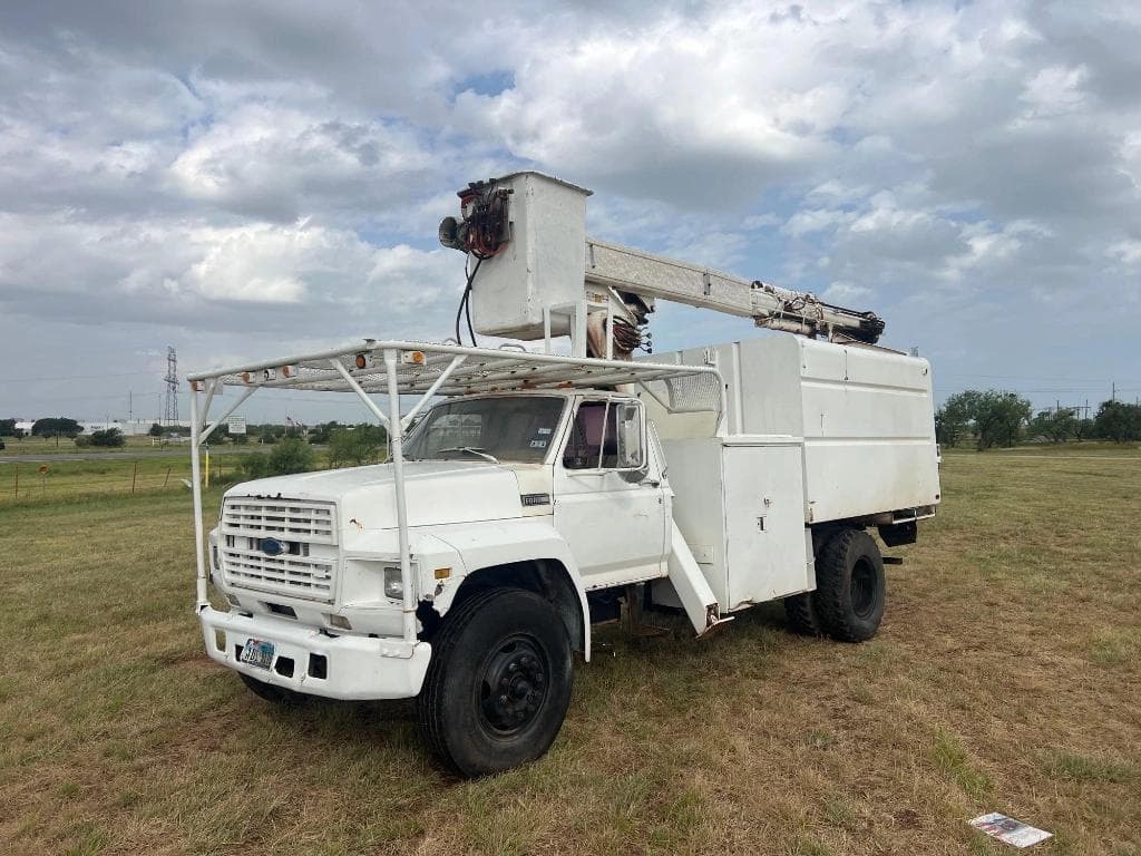 Image of Ford F700 Primary image