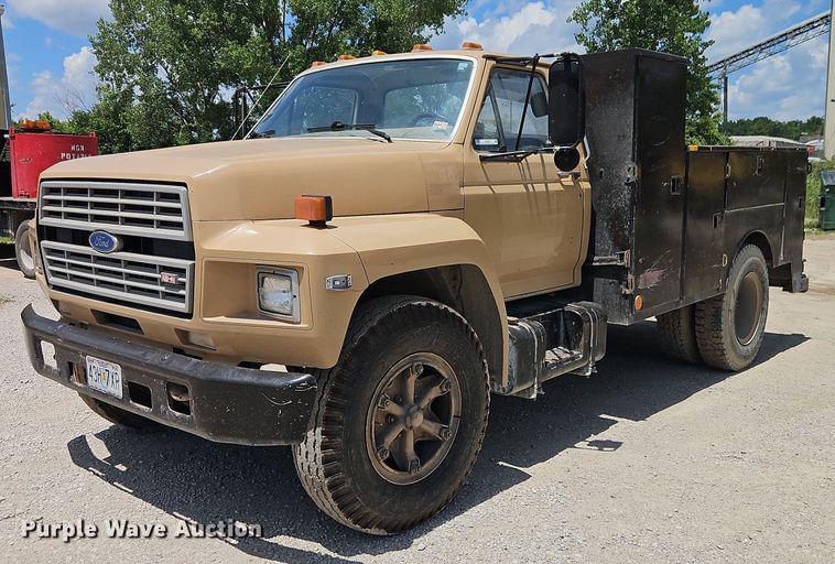 Image of Ford F700 Primary image